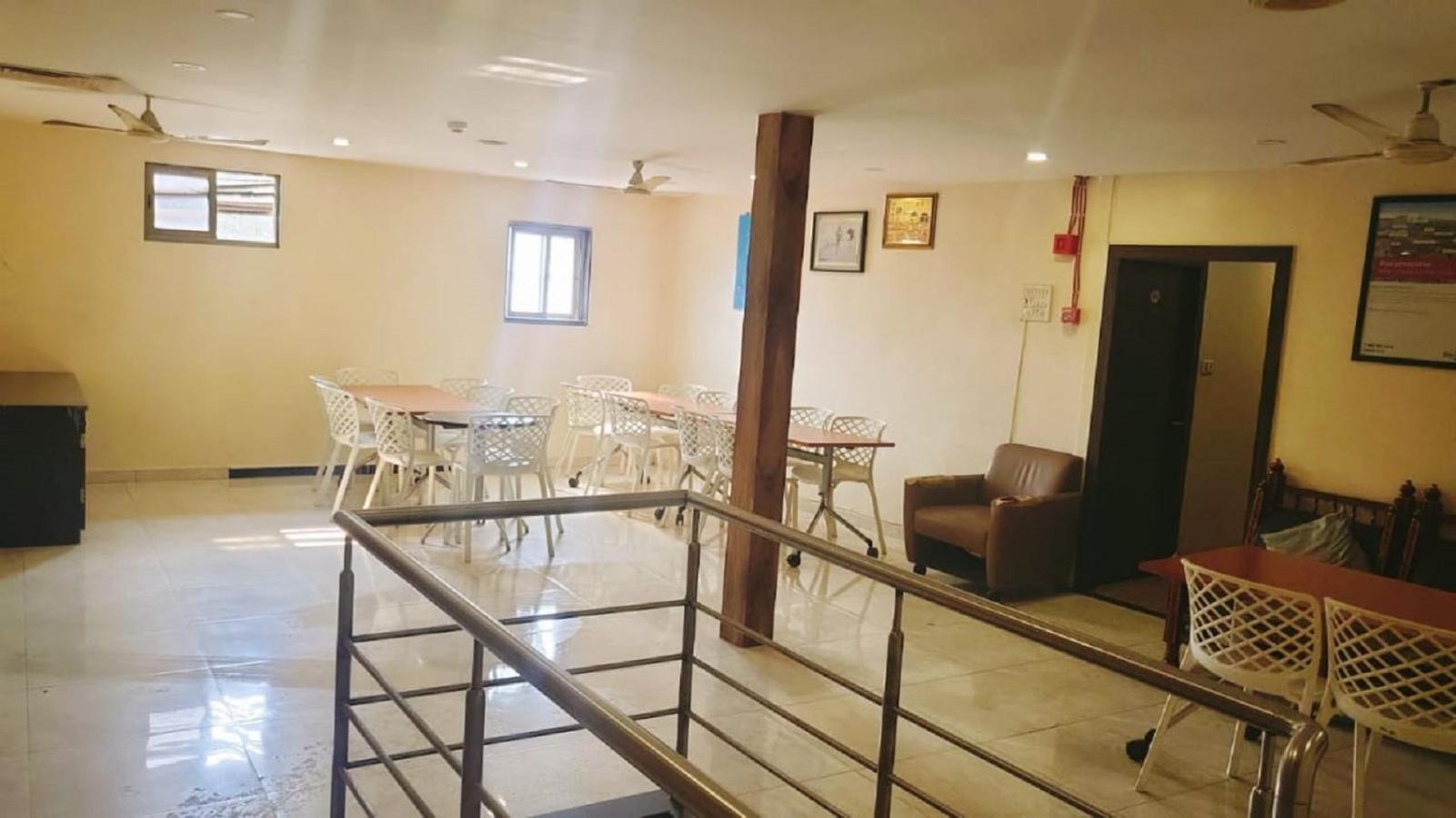 Hotel Guestinn Residency Bombay Extérieur photo